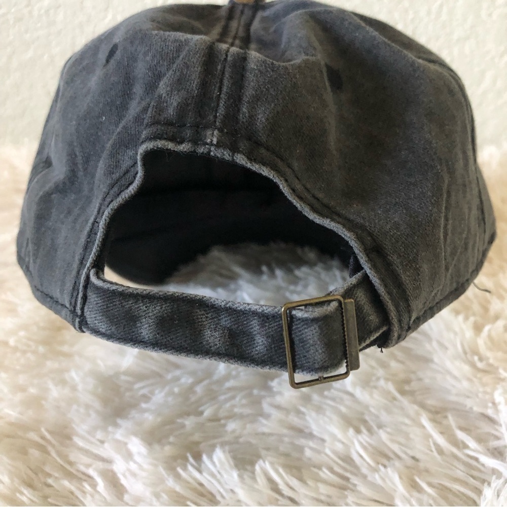 Yellowstone Dutton Ranch Gray Baseball Cap - Picture 5 of 7